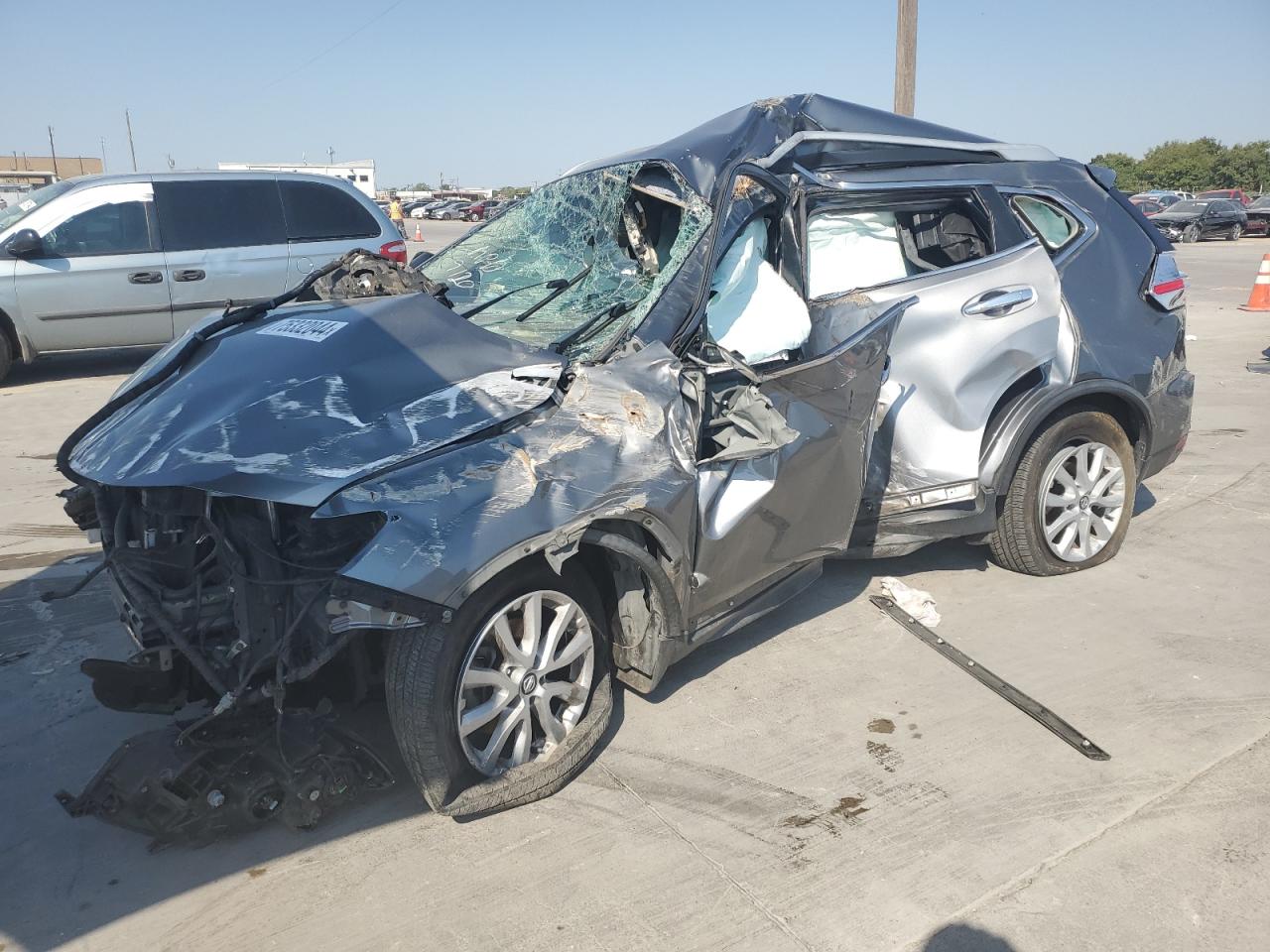  Salvage Nissan Rogue