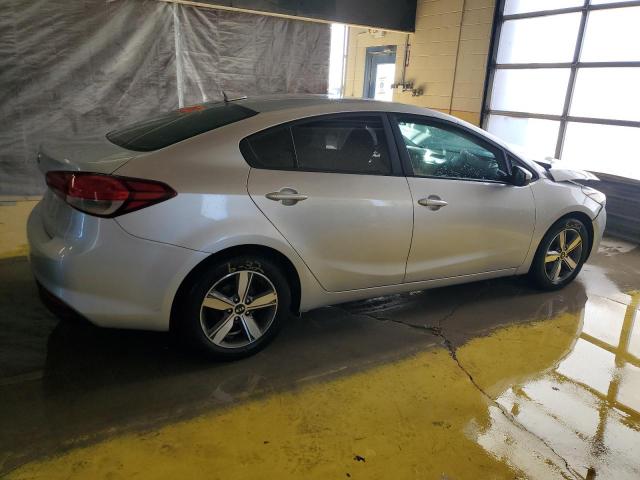 VIN 3KPFL4A7XJE274030 2018 KIA Forte, LX no.3