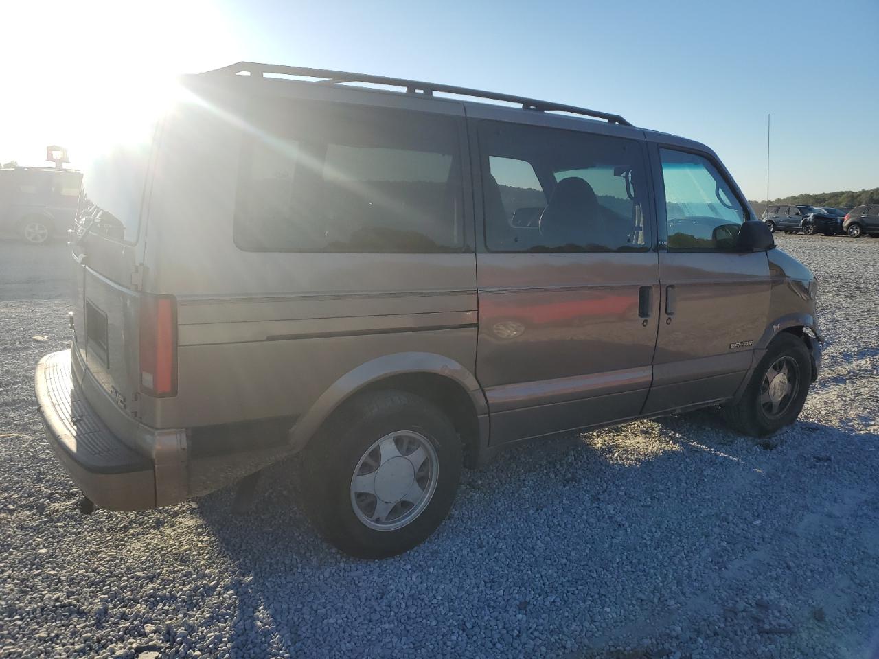 Lot #2935987834 1998 GMC SAFARI XT