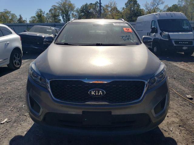 VIN 5XYPGDA37JG423373 2018 KIA Sorento, LX no.5