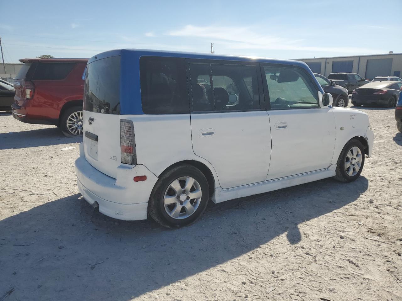 Lot #3027290304 2005 TOYOTA SCION XB