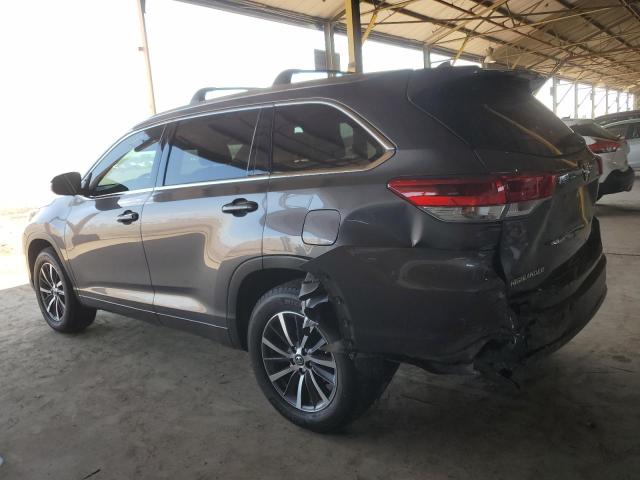 VIN 5TDKZRFH7JS537706 2018 Toyota Highlander, SE no.2