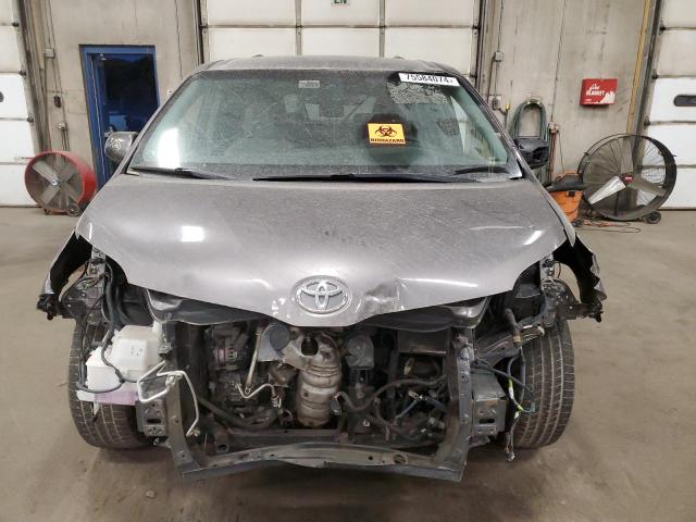 VIN 5TDKZ3DC1HS809682 2017 Toyota Sienna, LE no.5