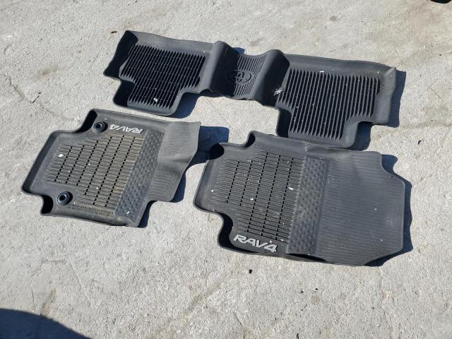 2021 TOYOTA RAV4 LE - JTML6RFV4MD007325