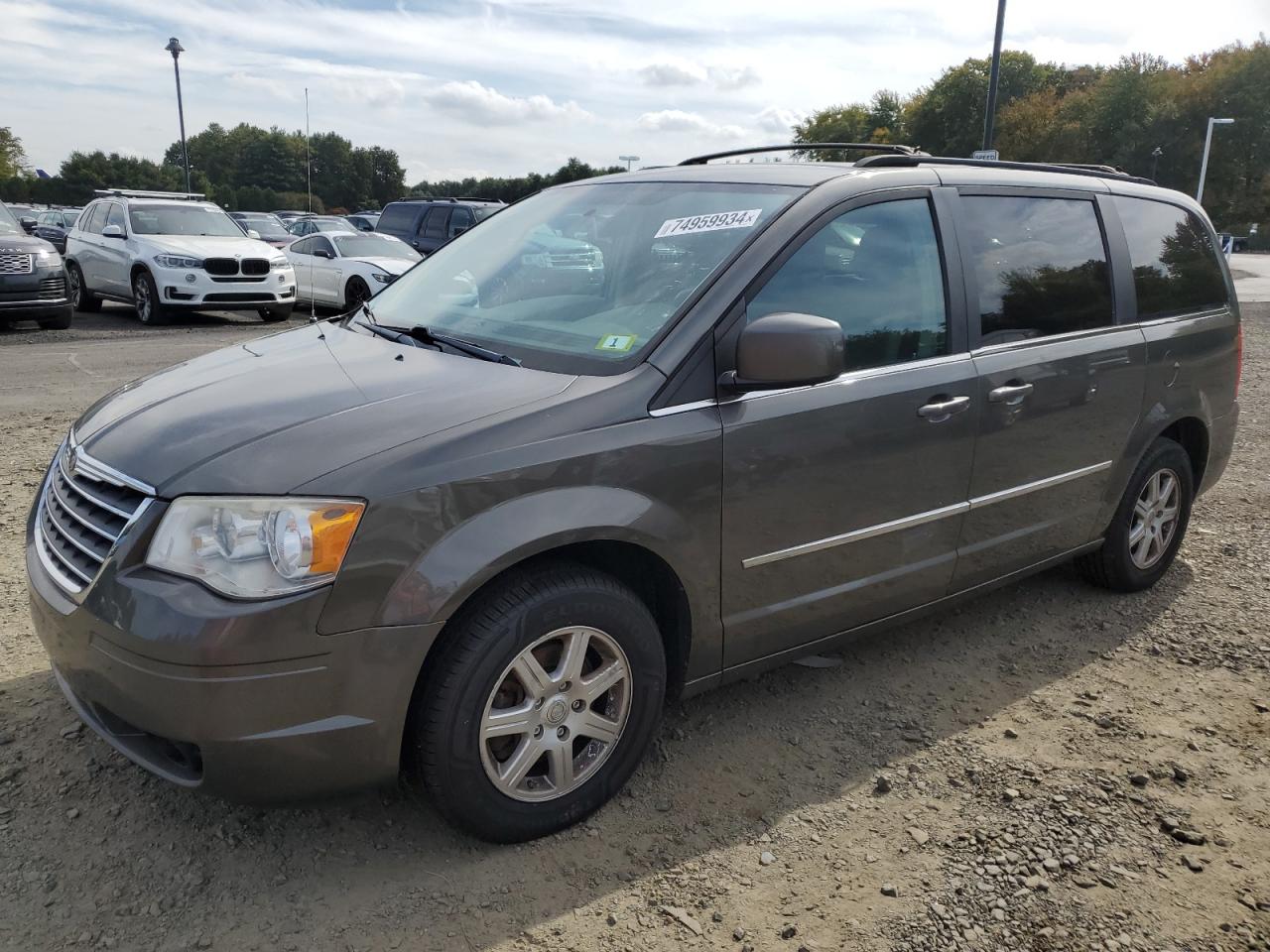 Lot #2878990014 2010 CHRYSLER TOWN & COU