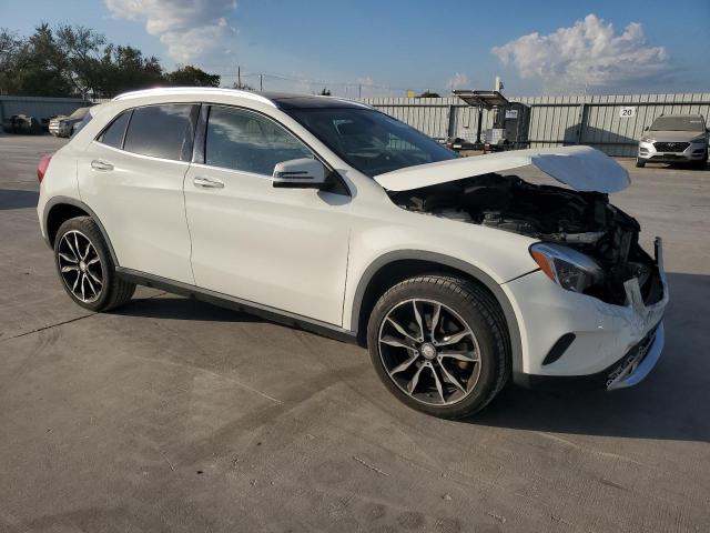 VIN WDCTG4EB9HJ296212 2017 MERCEDES-BENZ GLA-CLASS no.4