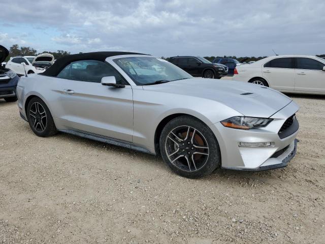 VIN 1FATP8UH2J5115197 2018 Ford Mustang no.4