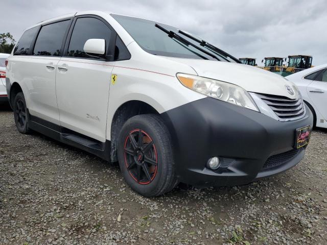 VIN 5TDYK3DC7FS612771 2015 Toyota Sienna, Xle no.4