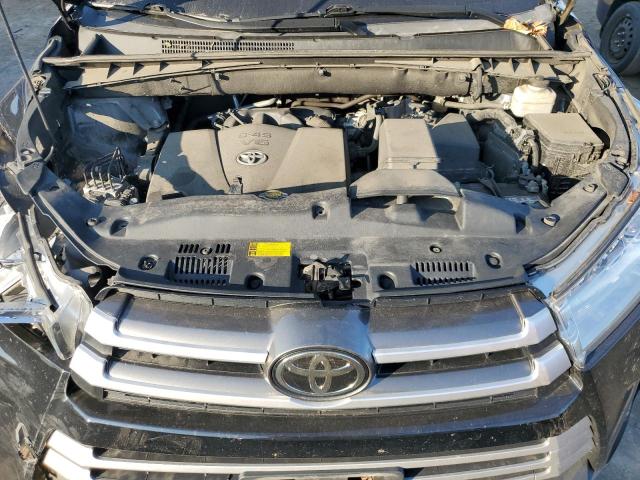 VIN 5TDJZRFH8HS363960 2017 Toyota Highlander, SE no.12