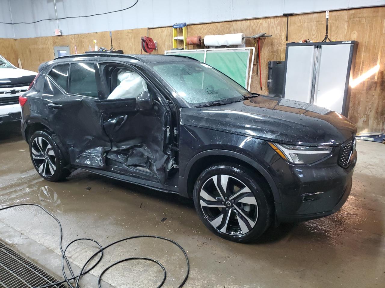 Lot #3033355816 2023 VOLVO XC40 PLUS