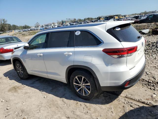 VIN 5TDJZRFH9HS514305 2017 Toyota Highlander, SE no.2