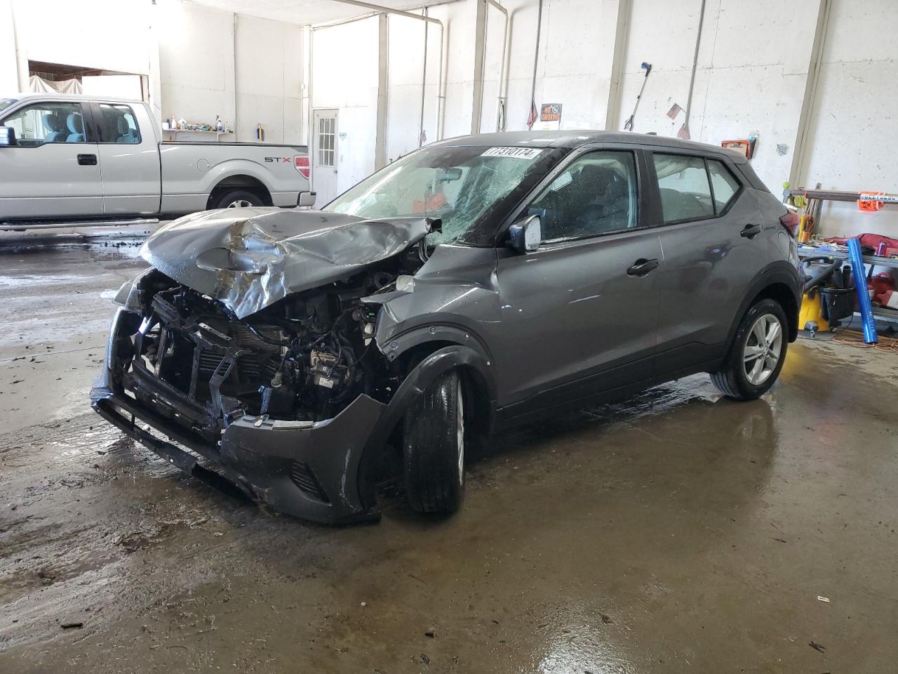  Salvage Nissan Kicks