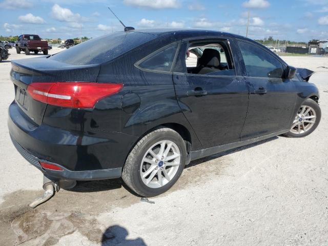 VIN 1FADP3F2XJL256420 2018 Ford Focus, SE no.3