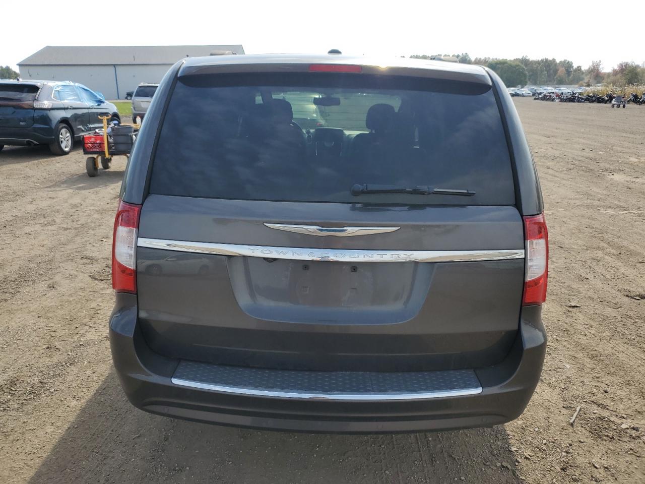 Lot #2989005592 2016 CHRYSLER TOWN & COU