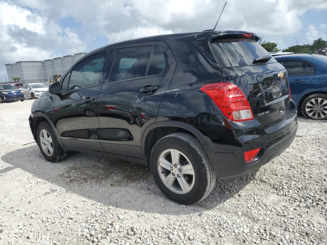 Lot #2981365648 2022 CHEVROLET TRAX LS