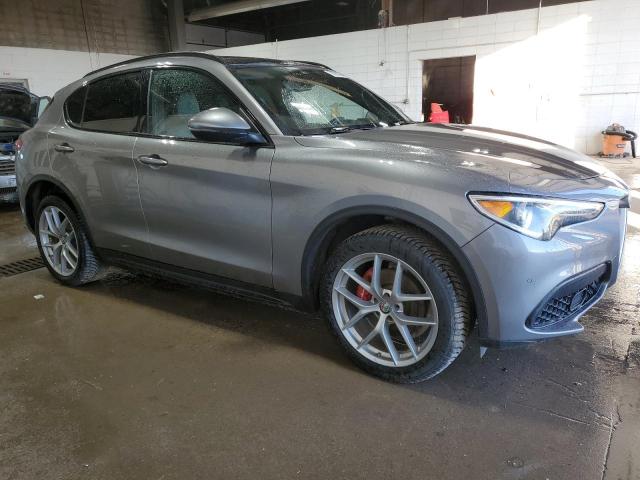 VIN ZASFAKNN2J7B99446 2018 Alfa Romeo Stelvio, Ti S... no.4