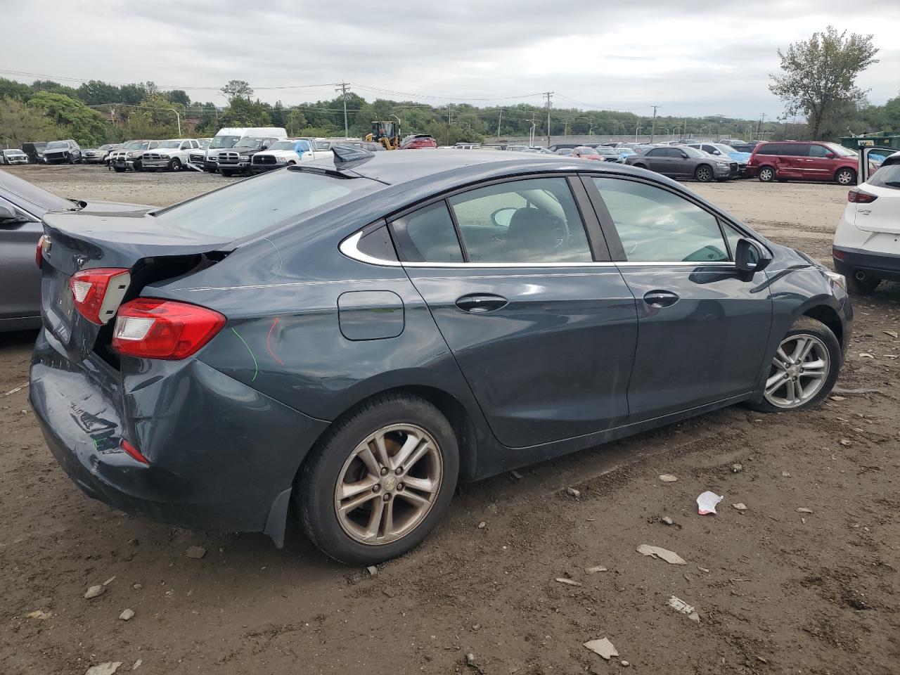 Lot #2977079072 2017 CHEVROLET CRUZE LT