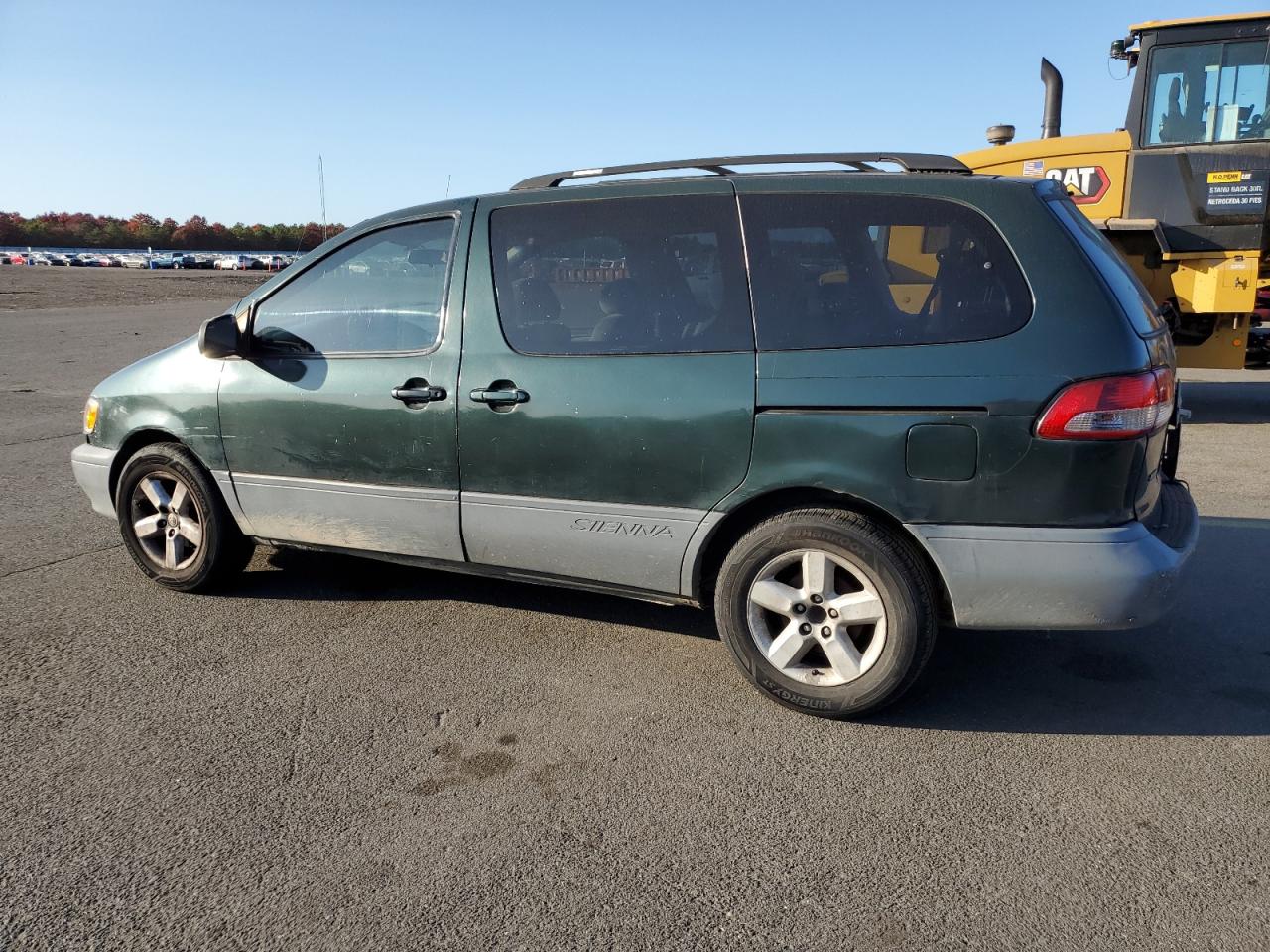 Lot #3034284078 2002 TOYOTA SIENNA LE