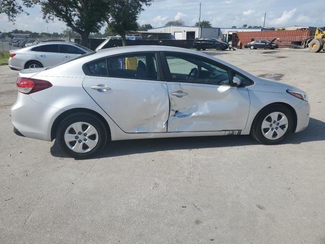 VIN 3KPFL4A76HE074451 2017 KIA Forte, LX no.3