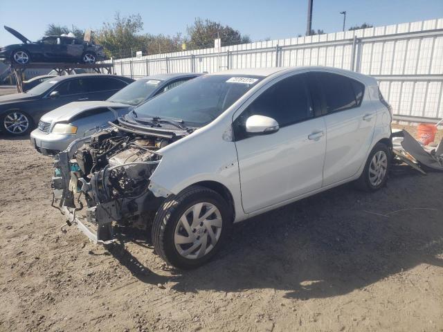 VIN JTDKDTB34F1110168 2015 Toyota Prius no.1