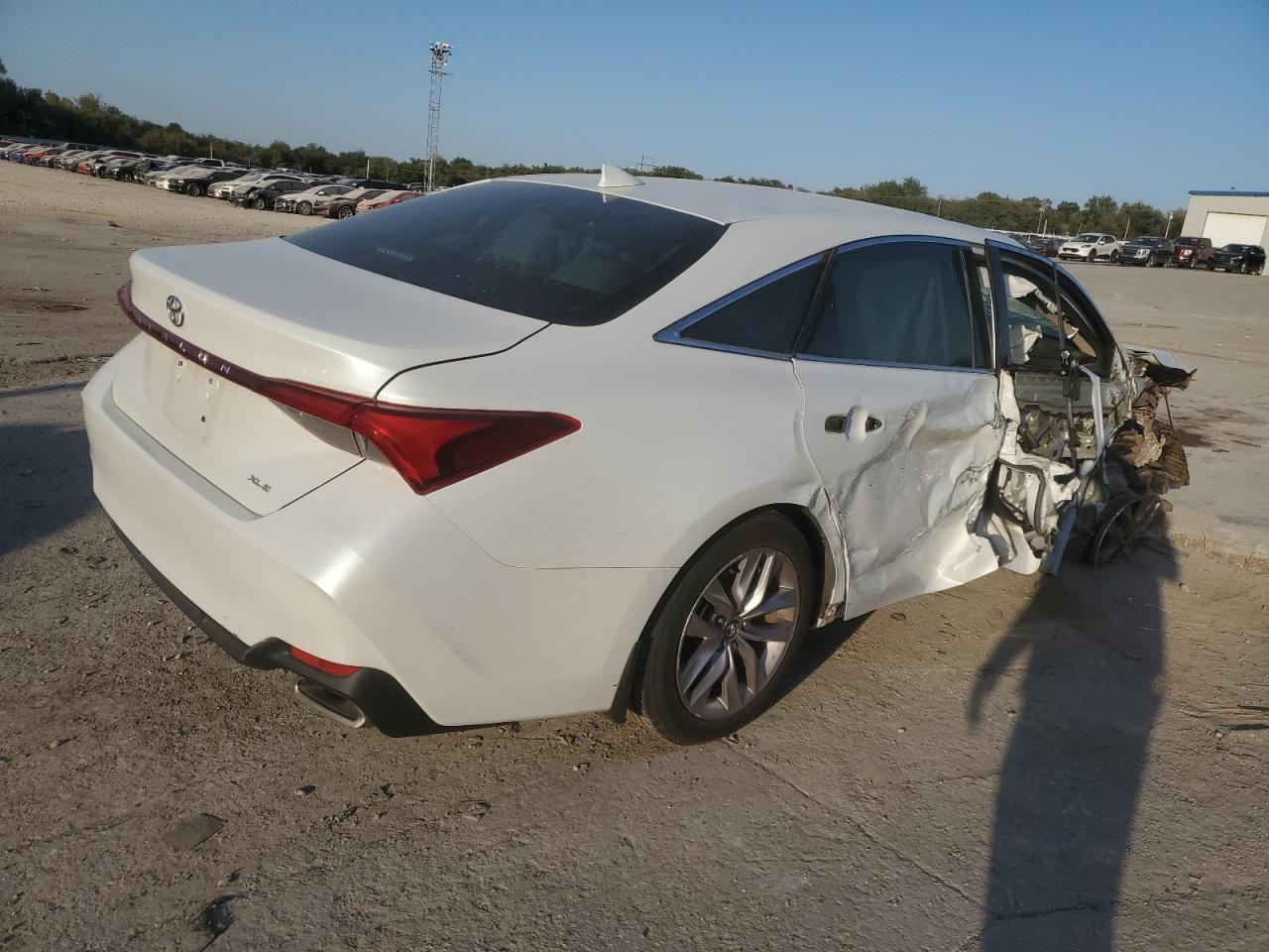 Lot #3036933721 2019 TOYOTA AVALON XLE