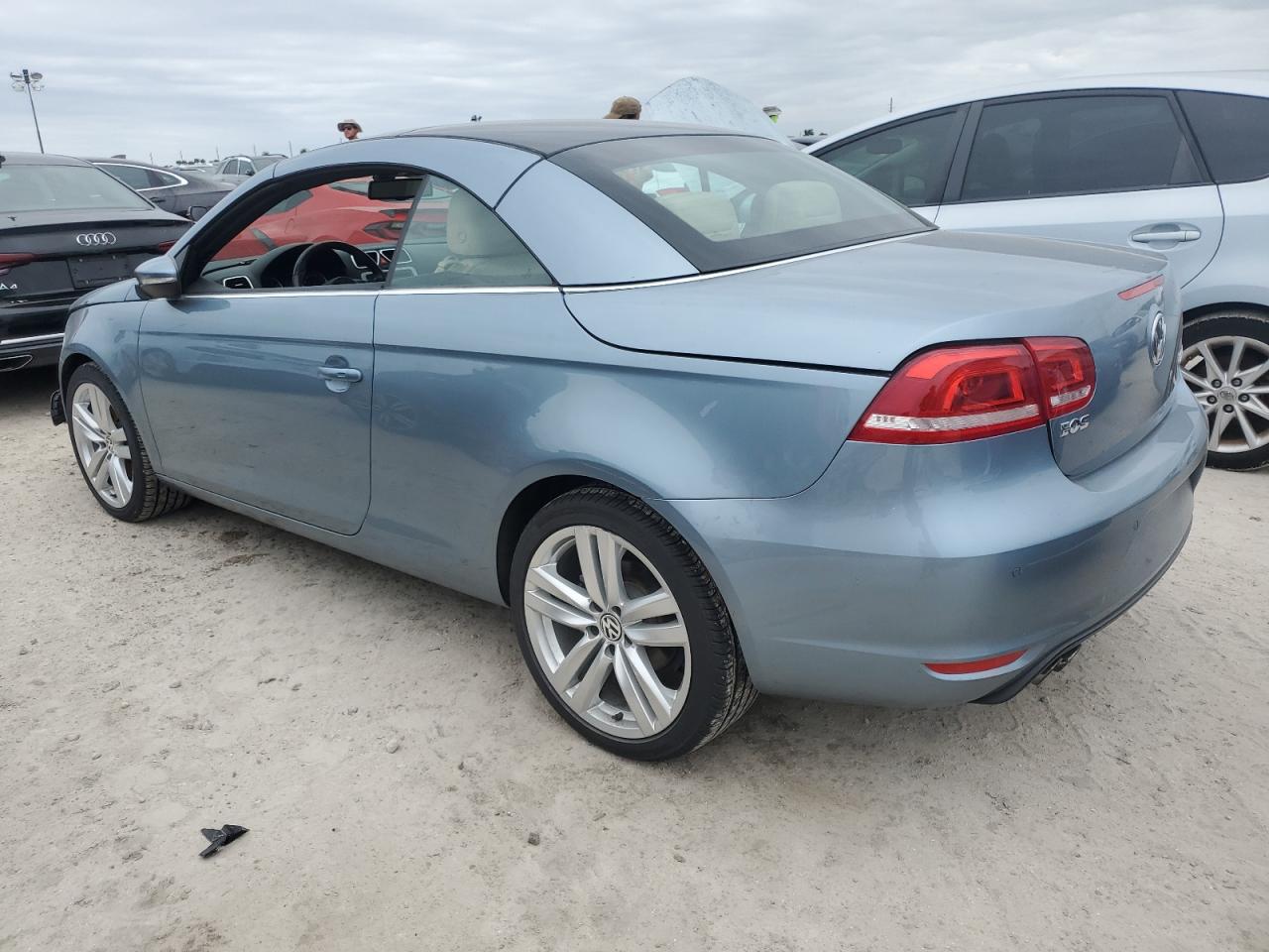 VOLKSWAGEN EOS LUX 2014 blue  gas WVWFW8AH5EV003854 photo #3