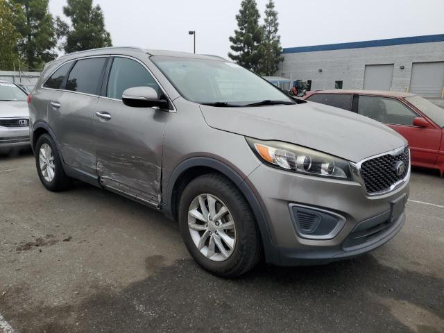 VIN 5XYPG4A52GG037163 2016 KIA Sorento, LX no.4