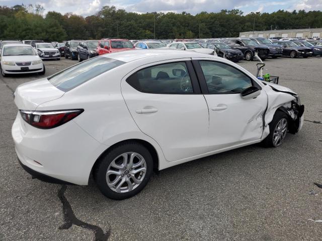 VIN 3MYDLBYV2JY304573 2018 Toyota Yaris no.3