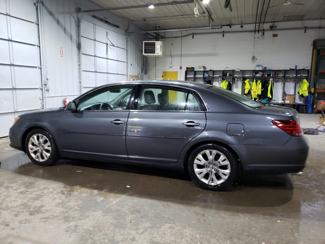 Lot #2893304769 2010 TOYOTA AVALON XL