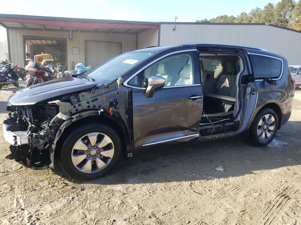  Salvage Chrysler Pacifica