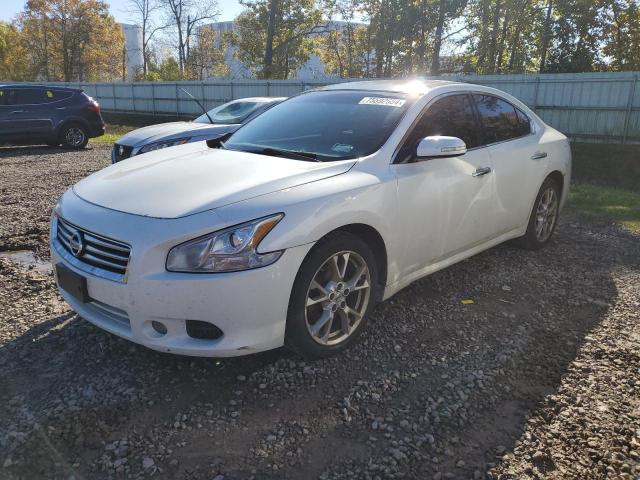 NISSAN MAXIMA S