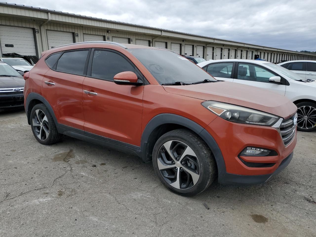 Lot #2907038138 2016 HYUNDAI TUCSON LIM