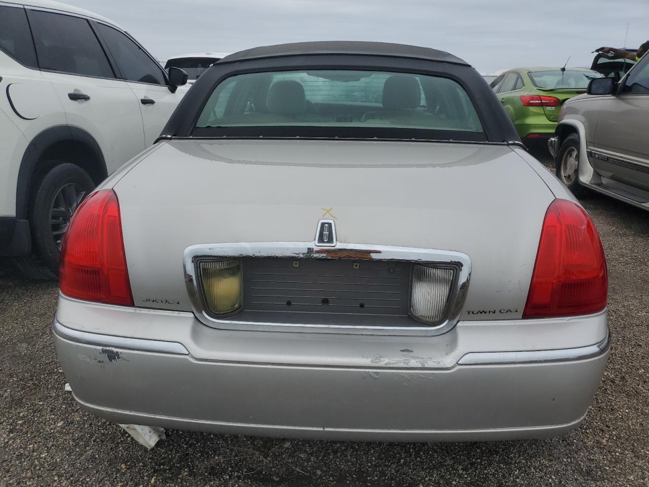 Lot #3028076506 2006 LINCOLN TOWN CAR S