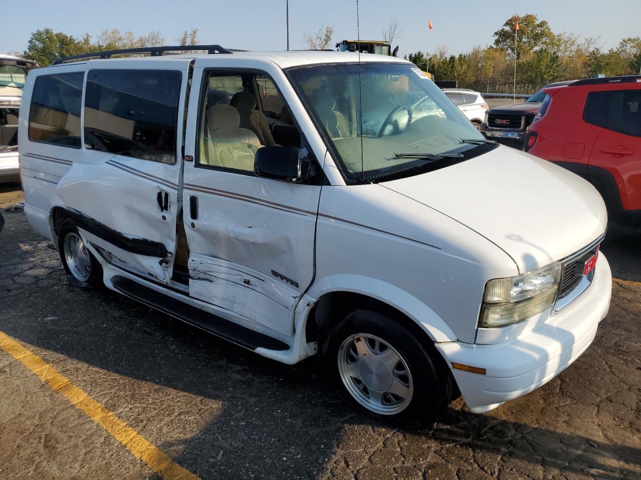 Lot #2940726319 2002 GMC SAFARI XT