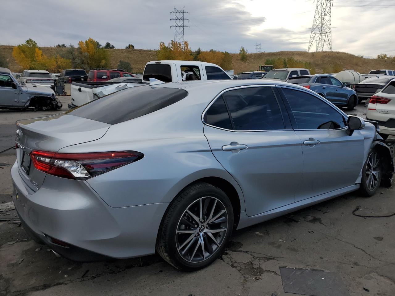 Lot #2994432074 2022 TOYOTA CAMRY XLE