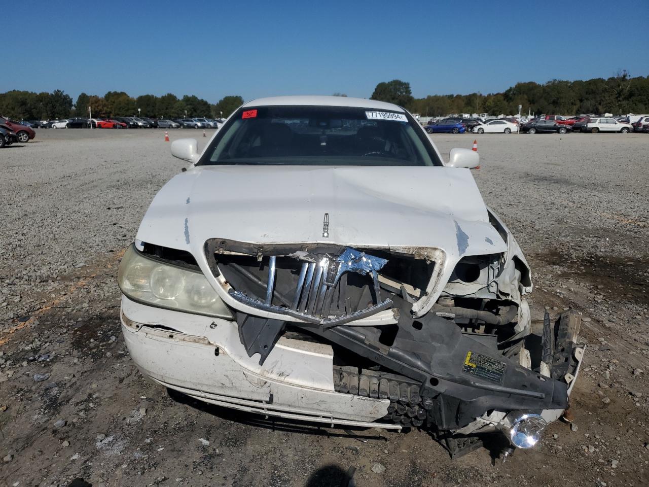 Lot #2952816814 2003 LINCOLN TOWN CAR S