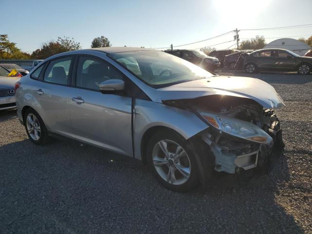 VIN 1FADP3F29EL159232 2014 Ford Focus, SE no.4