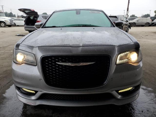 VIN 2C3CCABG9JH261505 2018 CHRYSLER 300 no.5