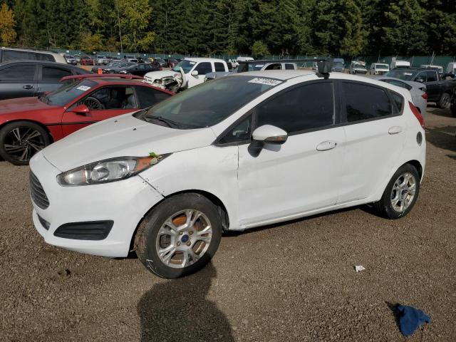 VIN 3FADP4EJ3FM121364 2015 Ford Fiesta, SE no.1