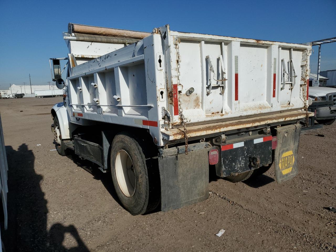 Lot #2935683898 1996 INTERNATIONAL 4000 4700