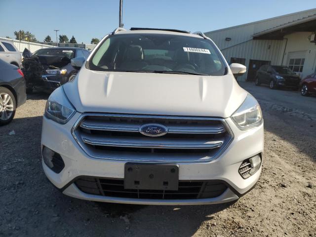 VIN 1FMCU9J91HUD32127 2017 FORD ESCAPE no.5