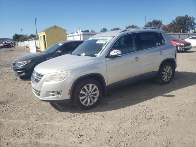 2011 VOLKSWAGEN TIGUAN S 2011