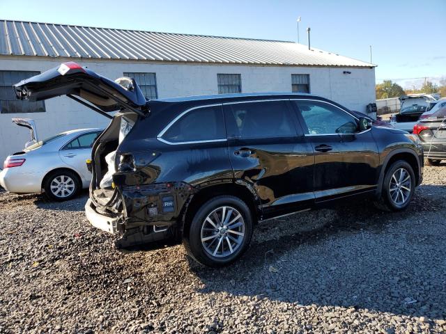 VIN 5TDJZRFH2HS391429 2017 Toyota Highlander, SE no.3