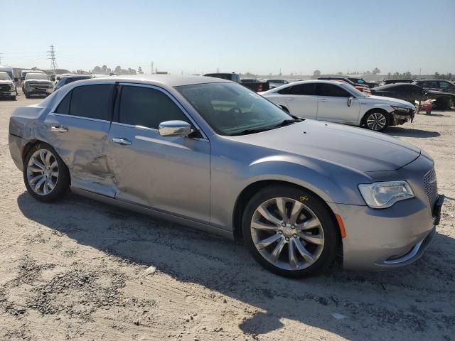 VIN 2C3CCAEG4JH136648 2018 Chrysler 300, Limited no.4