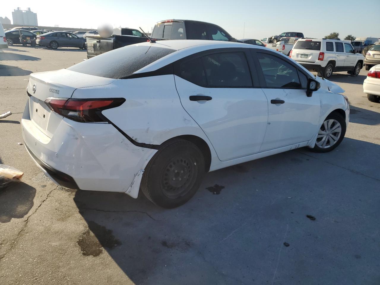 Lot #2986757216 2020 NISSAN VERSA S