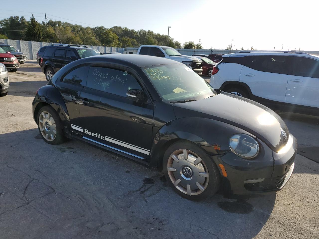 Lot #2952931790 2012 VOLKSWAGEN BEETLE