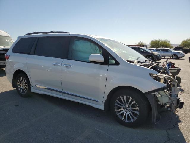 VIN 5TDYZ3DC4JS937804 2018 Toyota Sienna, Xle no.4