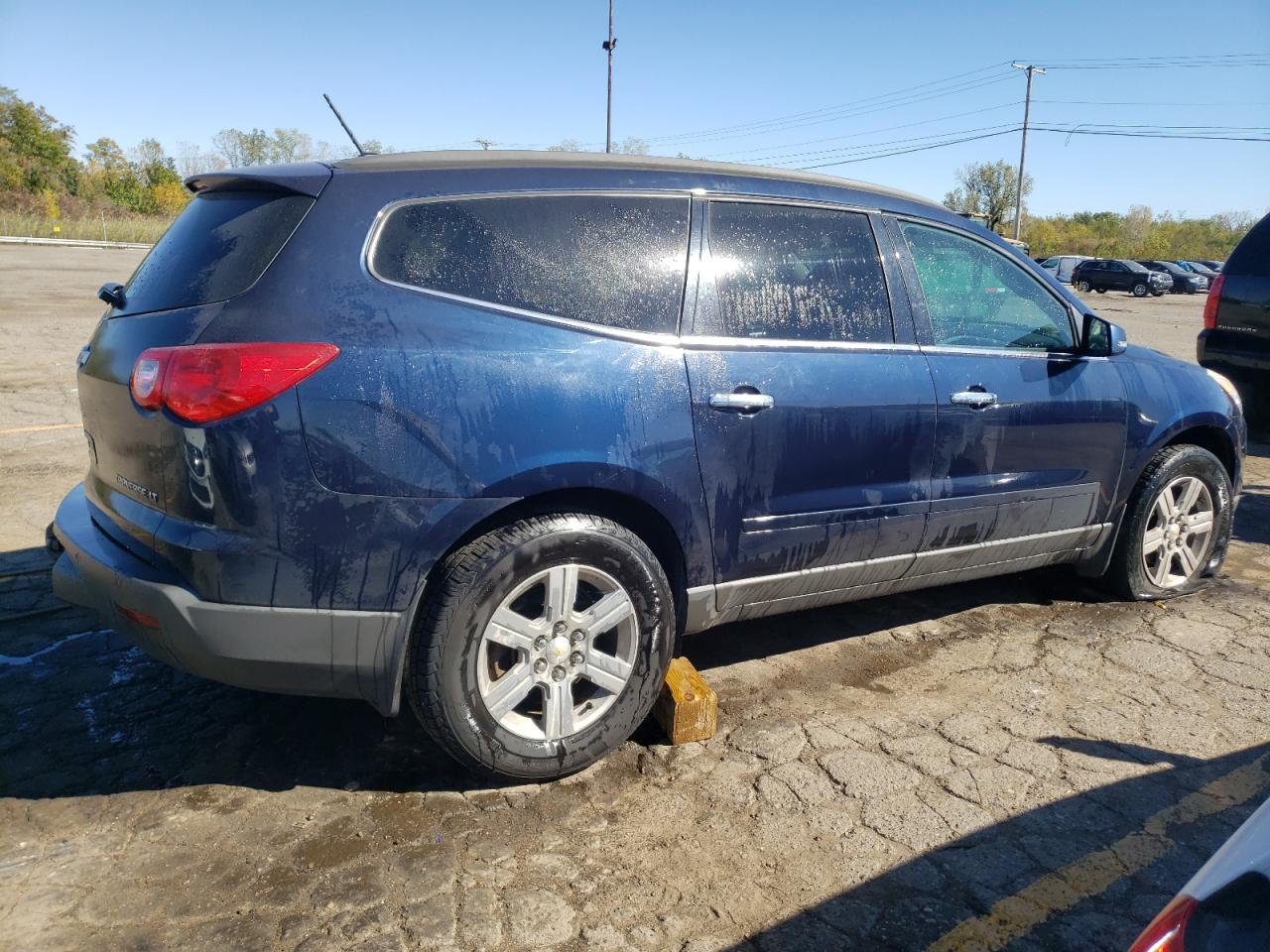 Lot #2945540101 2011 CHEVROLET TRAVERSE L