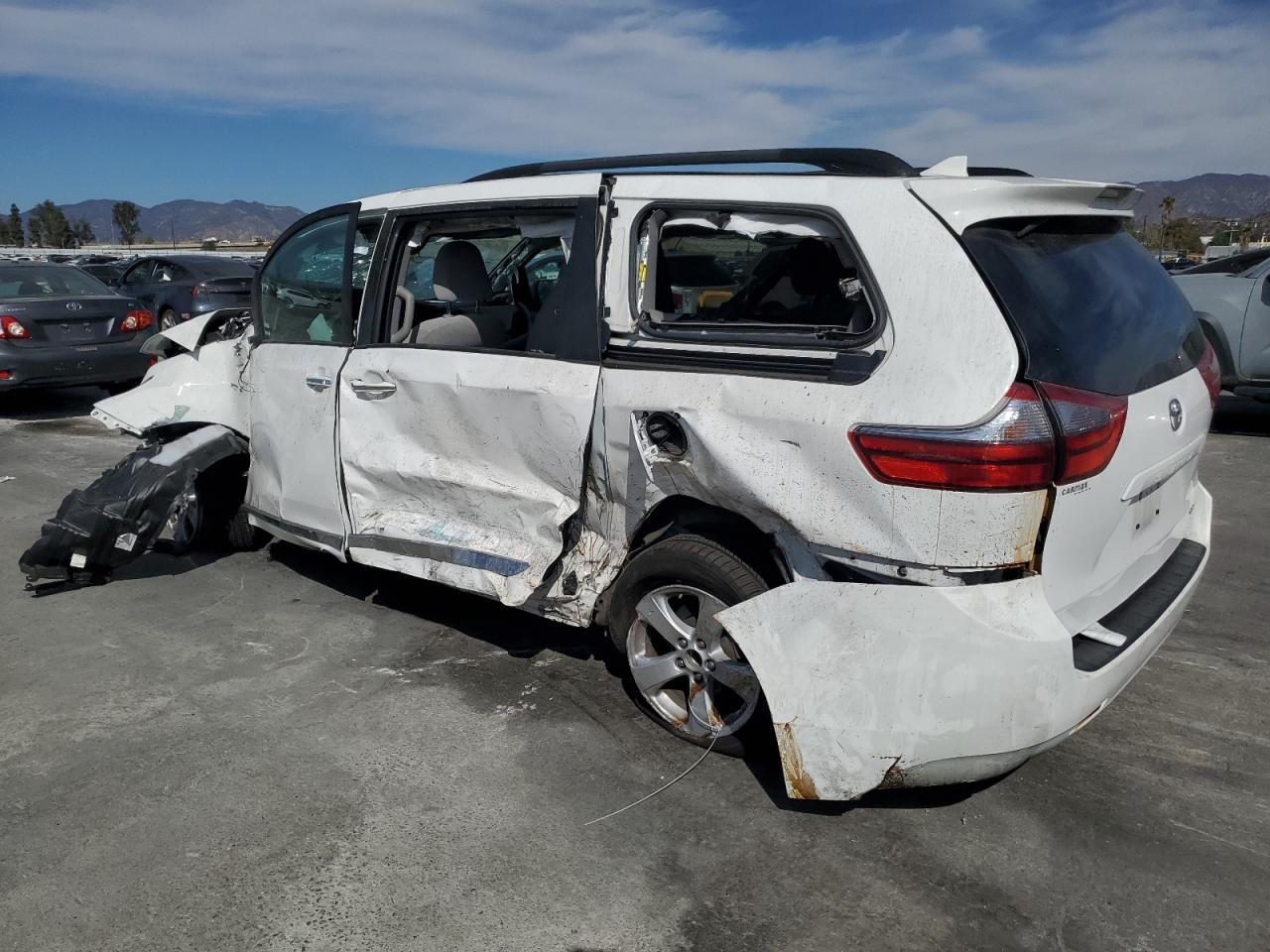 Lot #2969610677 2020 TOYOTA SIENNA LE