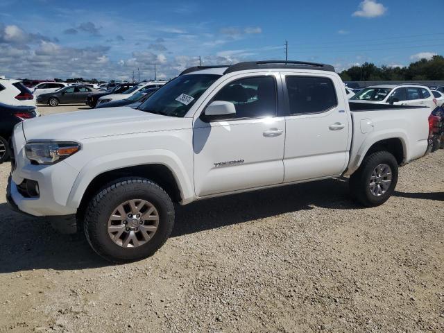 VIN 5TFAZ5CN8JX071308 2018 Toyota Tacoma, Double Cab no.1